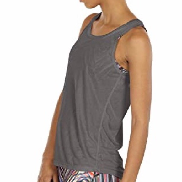 Pair of IcyZone Tank Tops - Picture 5 of 5